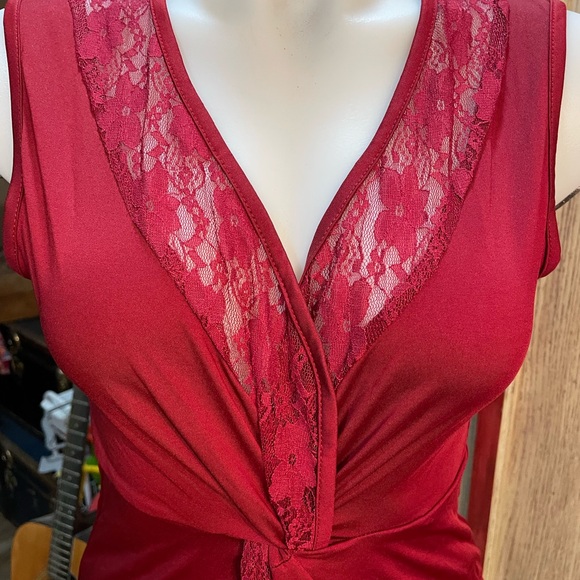 Sleeveless red blouse size 6 nwt - Picture 3 of 8